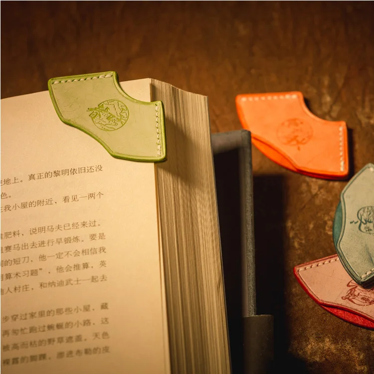Легко брать многофункциональные закладки для друзей логотип на заказ и цветная кожаная закладка в китайском