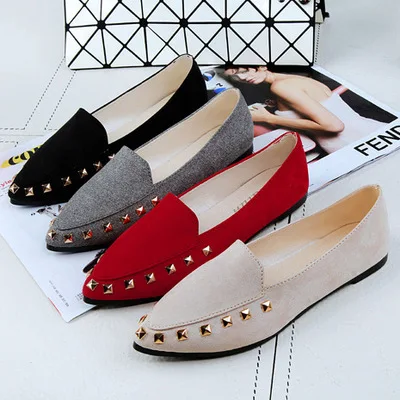 Clear Stock Lady Fashion Design Rivet Decoration Pointed Toe Working Flat Pumps Shoes for Women