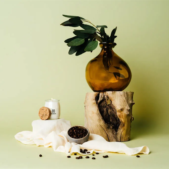 Huaming Customized Private Label Luxury Aroma Fragrance Glass Jar Small Cork Natural Soy Wax Scented Candles in Bulk Supplier