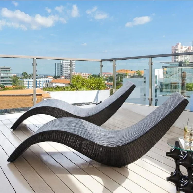 cheap outdoor patio chaise lounge chair wicker sun bed for hotel Deck Beach Yard Swimming Pool with cushion chaise loungers