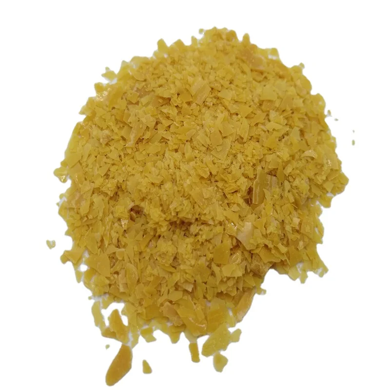 Natural yellow carnauba wax flakes for car care product