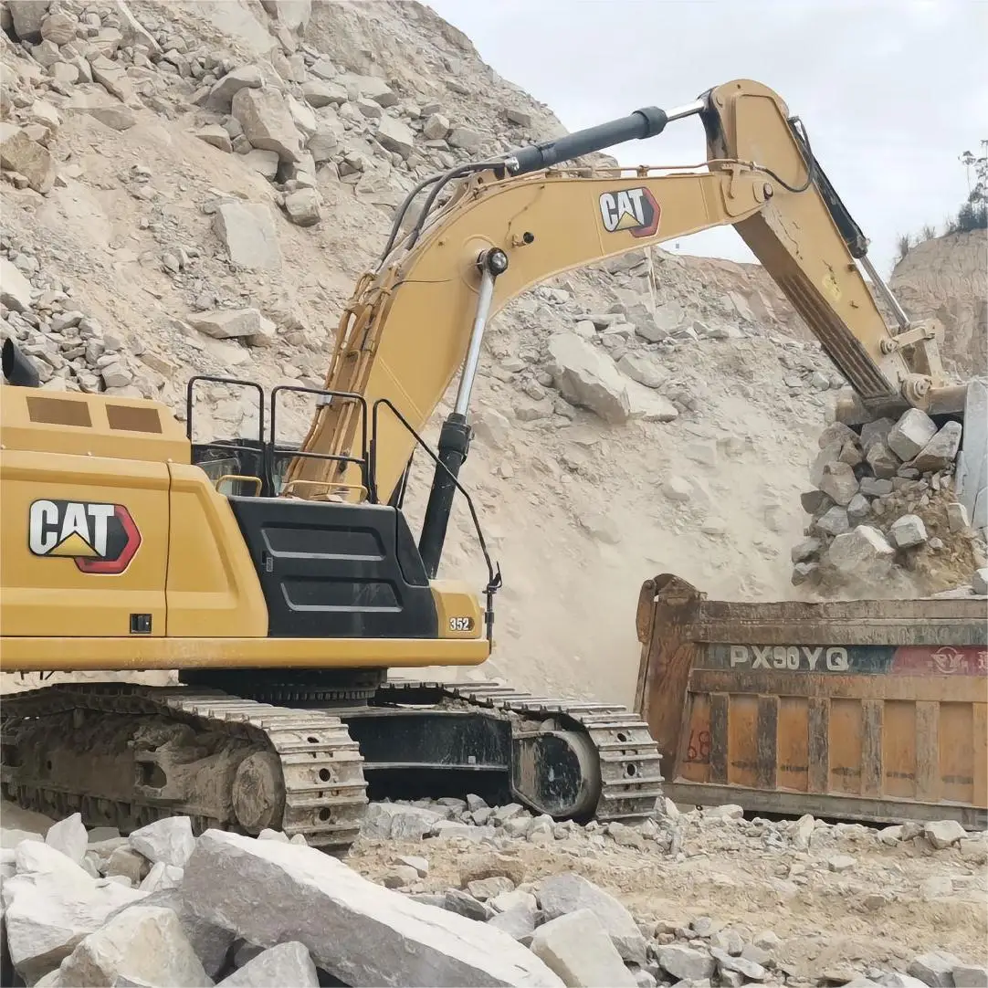 The world famous brand Carter 352 excavator