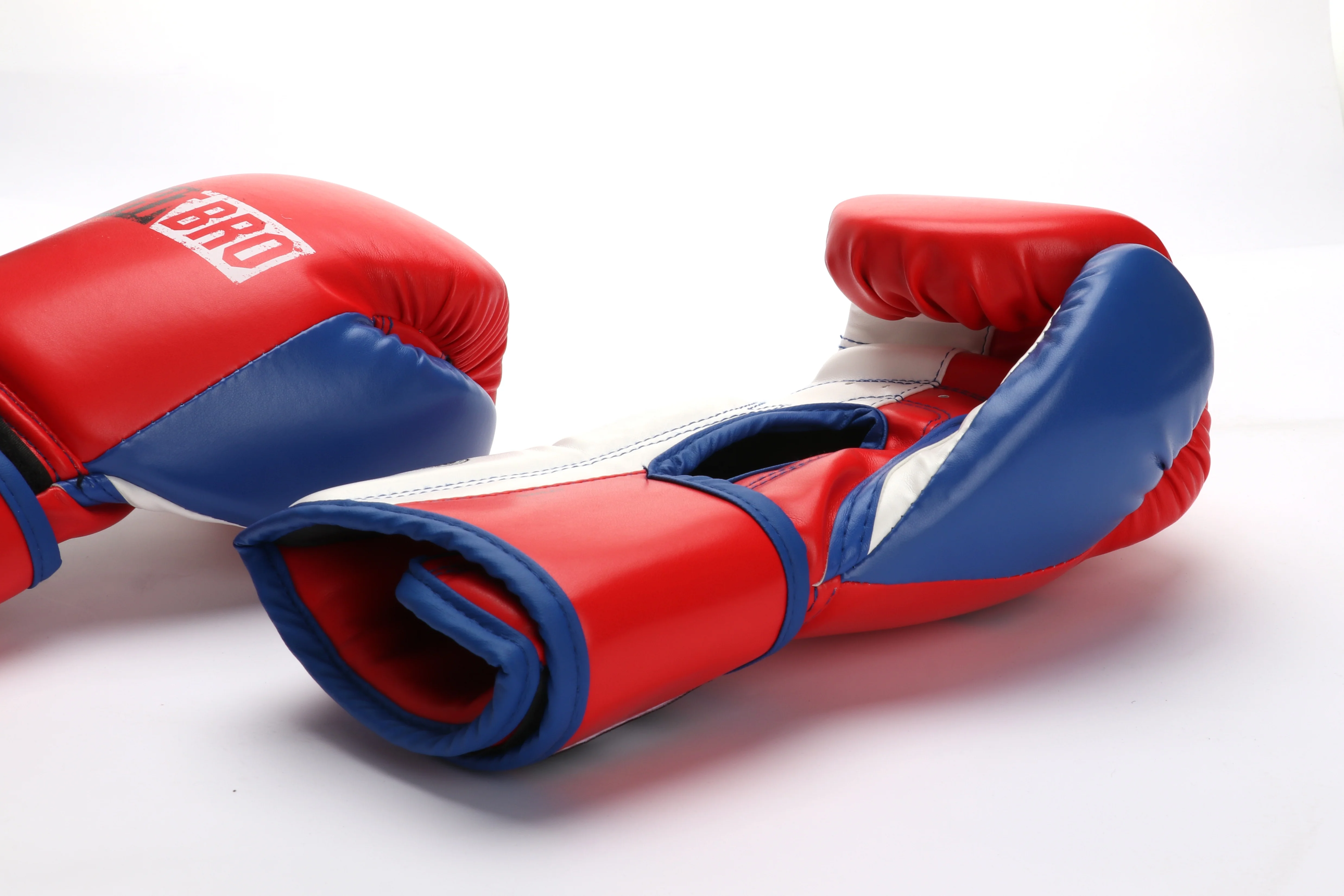 New Design Customerizes Training Boxing Gloves