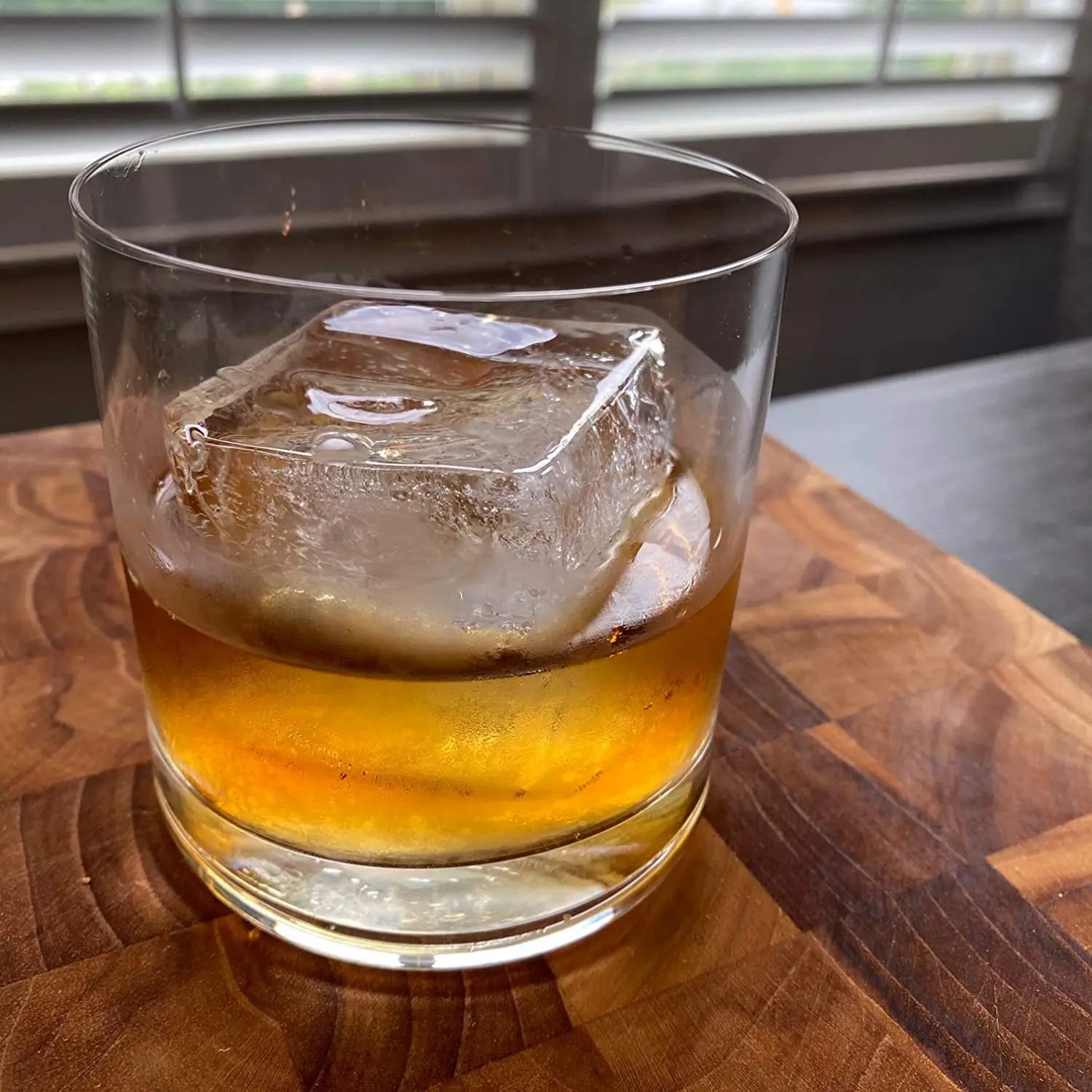 Hot Sale Custom Silicone Ice Cube Tray Easy Release Reusable Ice Cube Silicone Ice Mold Tray With Cover