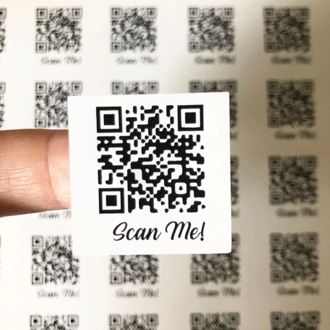 Scan Me Custom Qr Code брендинг социальные медиа наклейки Пользовательский логотип белый QR код дисплей наклейка этикетка