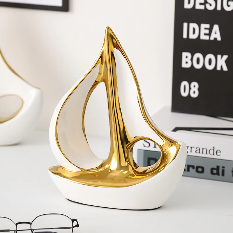 Nordic Luxury Modern Porcelain Sailboat Model Ornaments Home Decor Sailing Boat Model Creative Ceramic Yacht Decor for Office