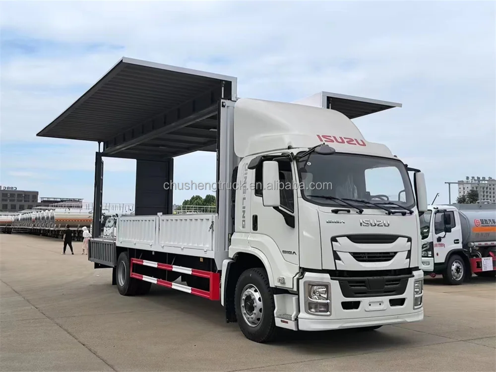 Isuzu GIGA 4x2 10tons payload Wing van cargo truck for goods transportation factory price