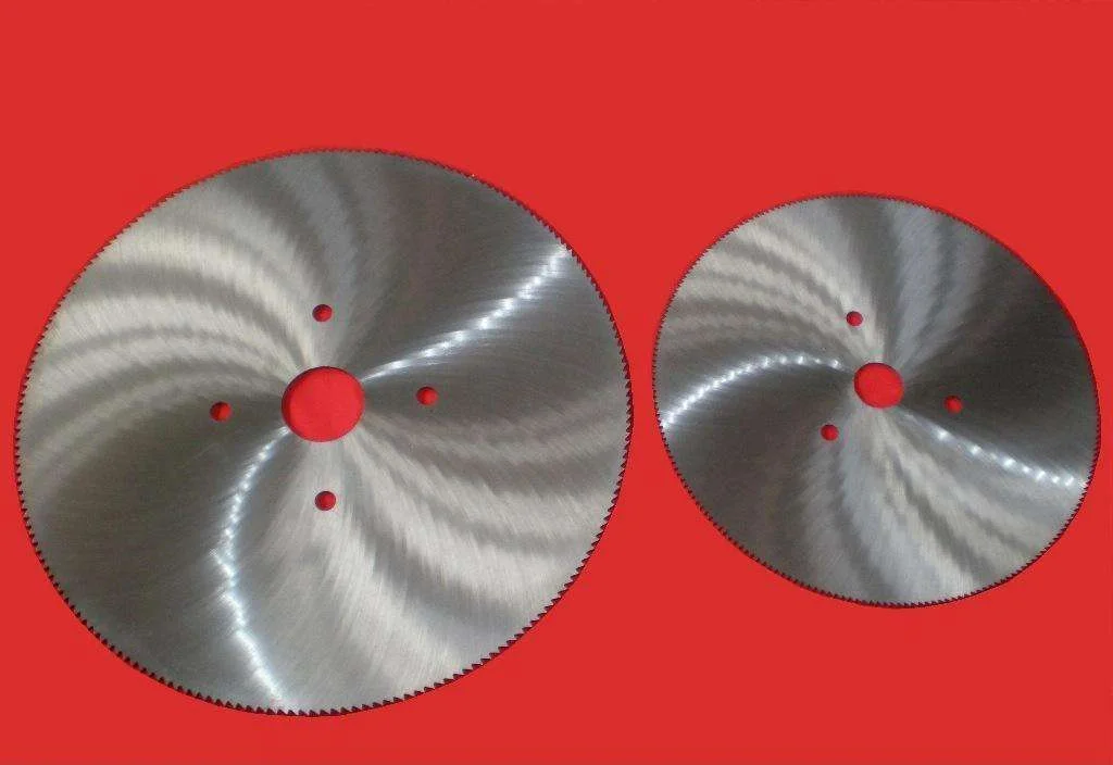 Flying saw pipe cutting machine