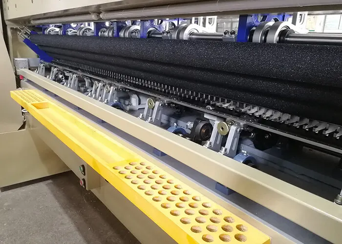 Cheap computerized comforter making machine, industrial quilting machine making duvet