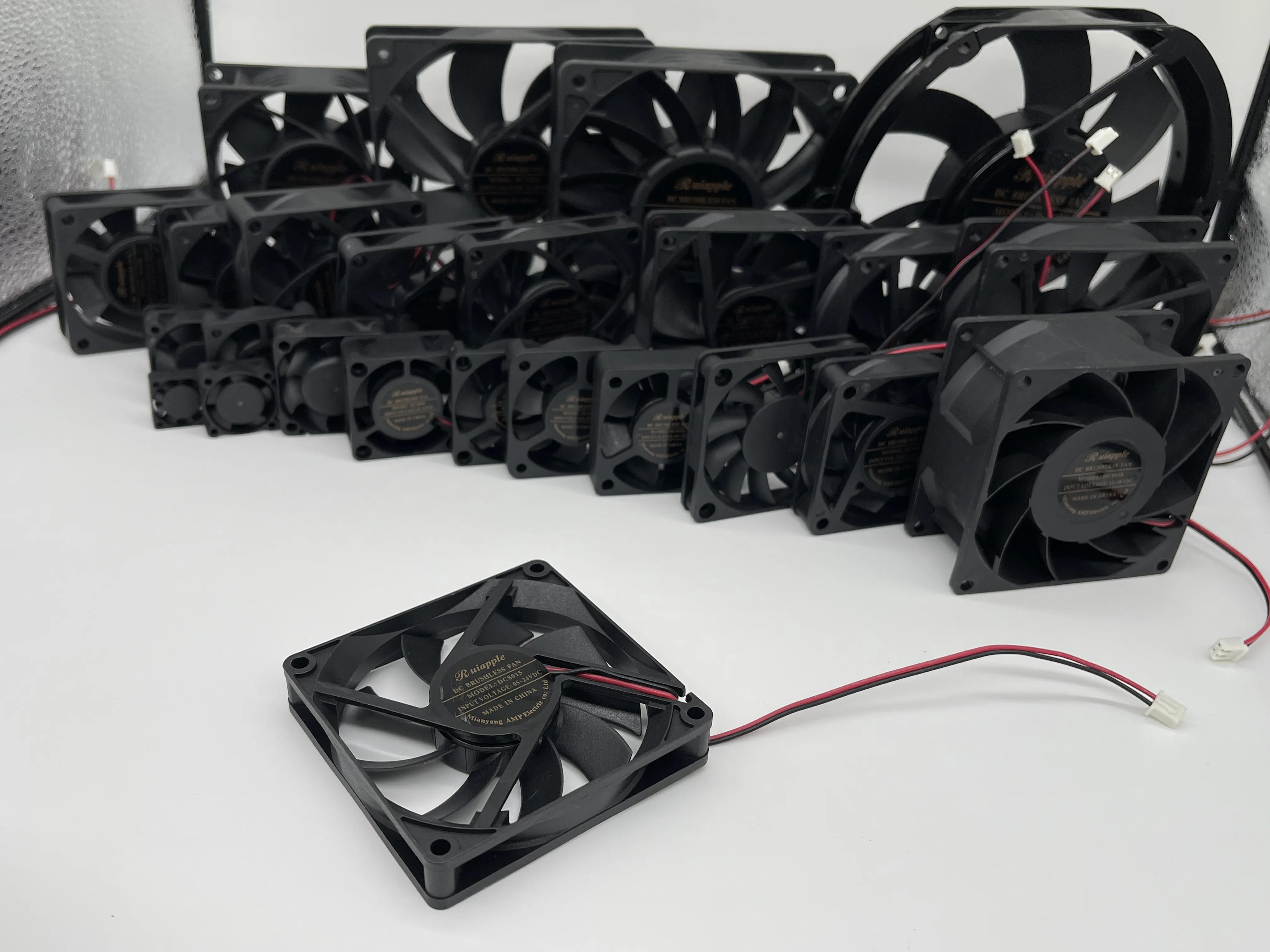 High Quality 8cm 80x80x15mm 80mm 5V 12V 24V 48V 8015 DC Brushless Mini axial Fan