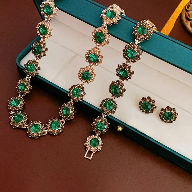 Vintage earrings with diamonds green flower stud earrings temperament premium clavicle chain rhinestone bracelet women wholesale