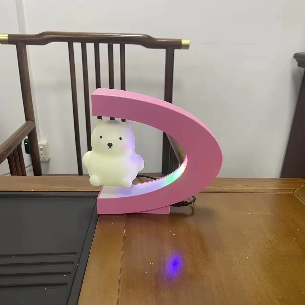 360 Auto Rotating Magnetic Levitation Promotion Gift Toys with Led Light for Bederoon Night Light