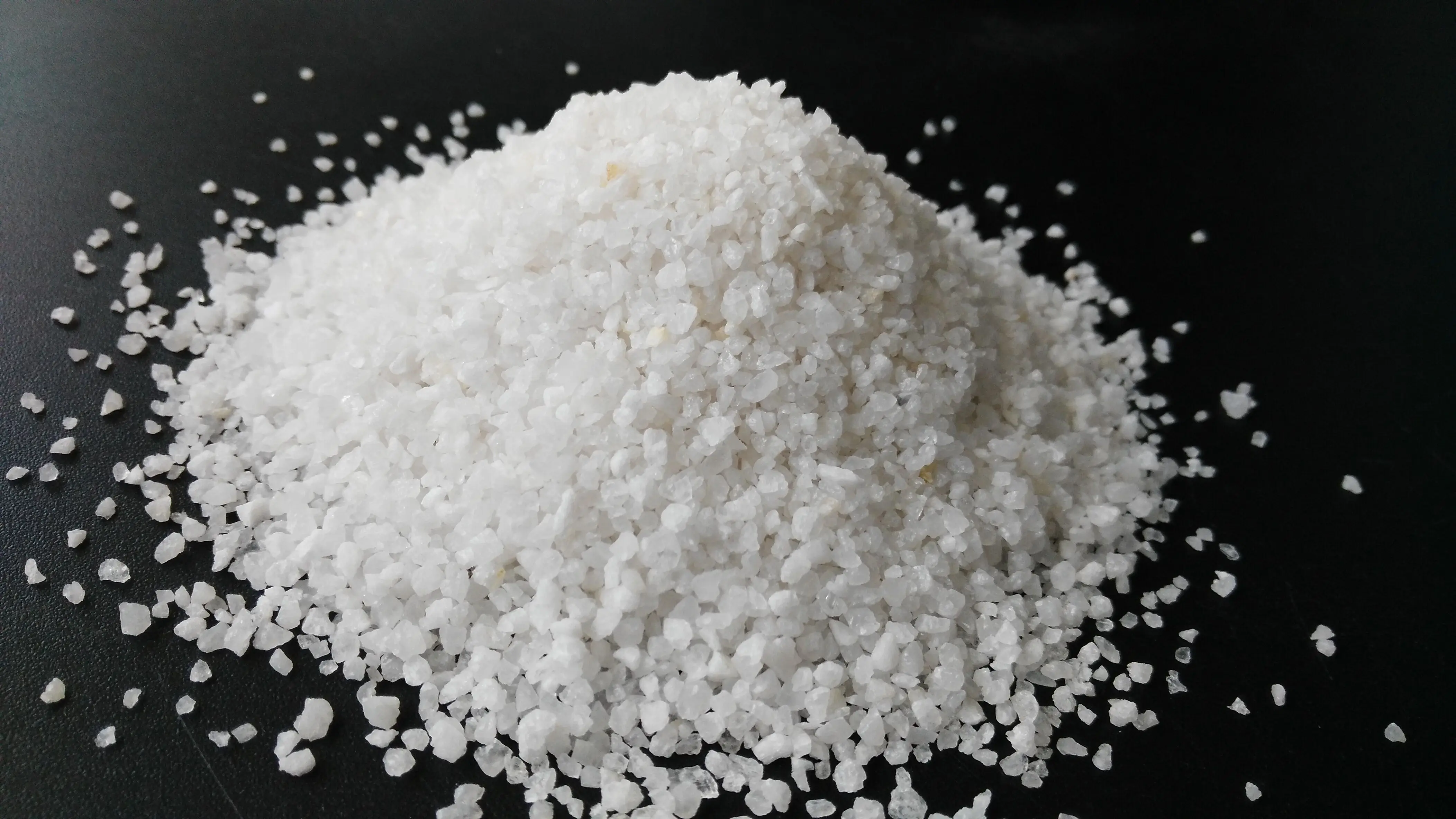 Ordinary Silica Sand is made of natural quartz ore
