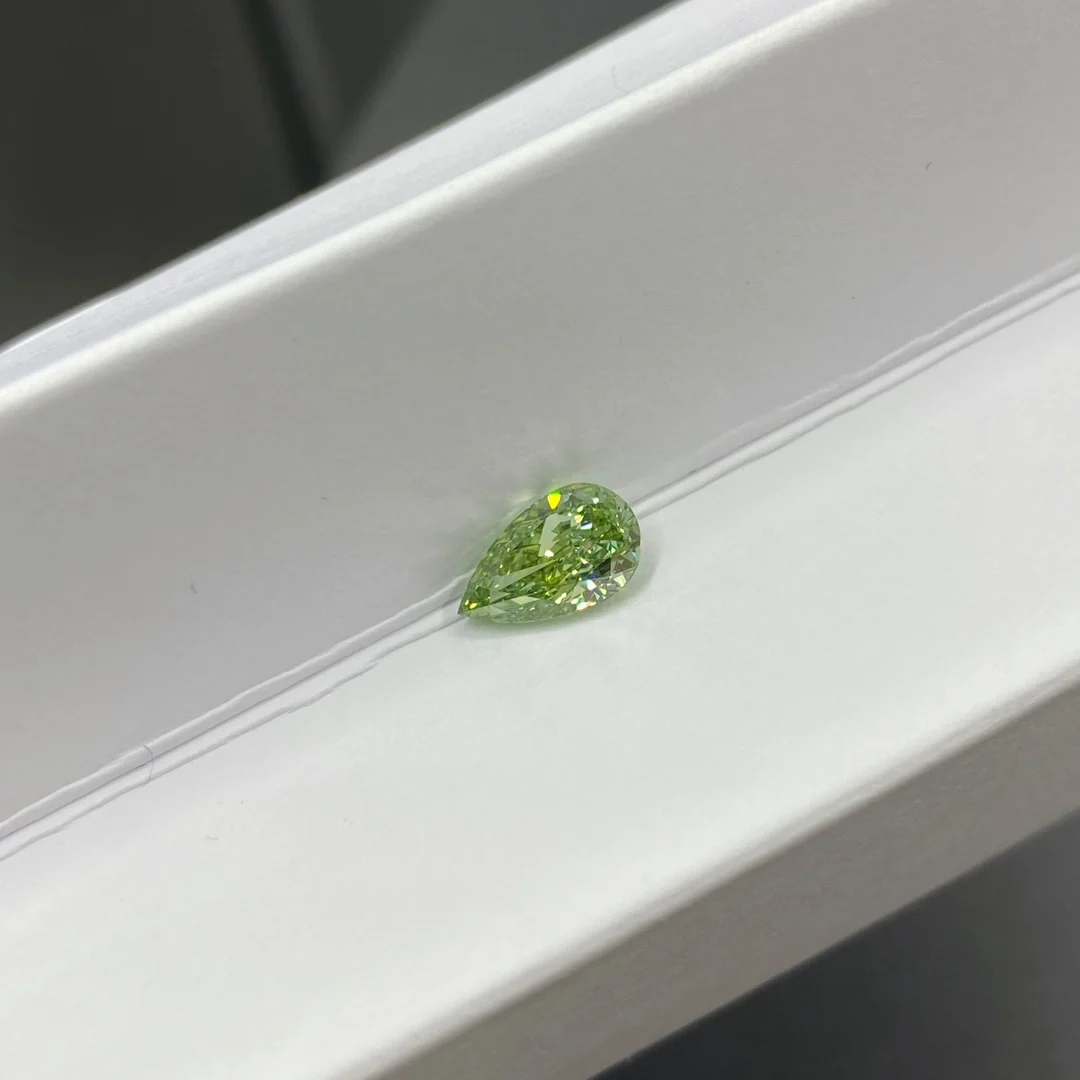 Pear Cut HPHT CVD Fancy Vivid Green Color Lab Created Diamonds 1.23CT VS1 Excellent Cut Lab Grown Diamonds with IGI Certificate