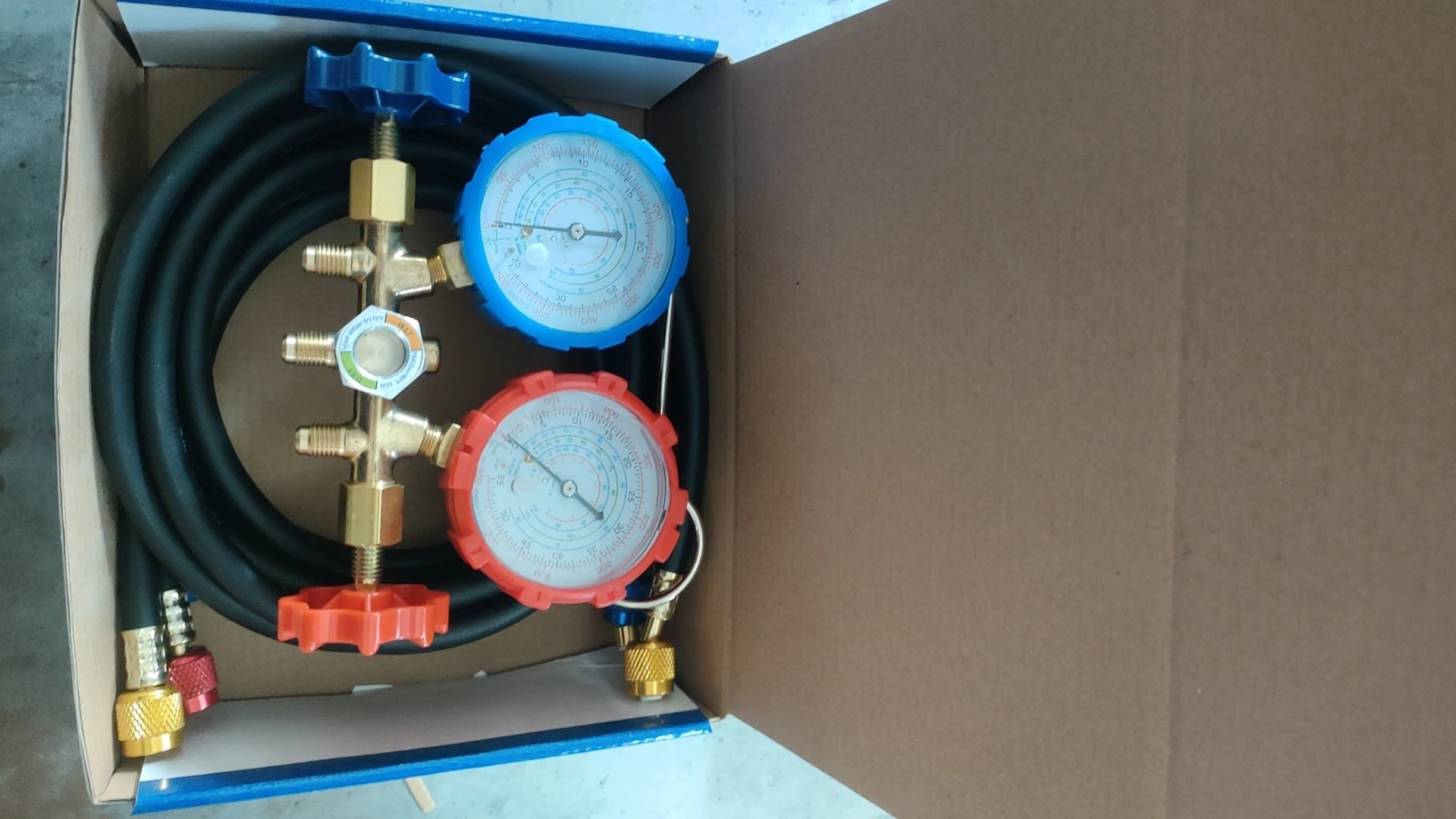 customizable Manifold gauge tools set refrigerant tri-color hoses black charging hoses quick couplers Adapter free combination