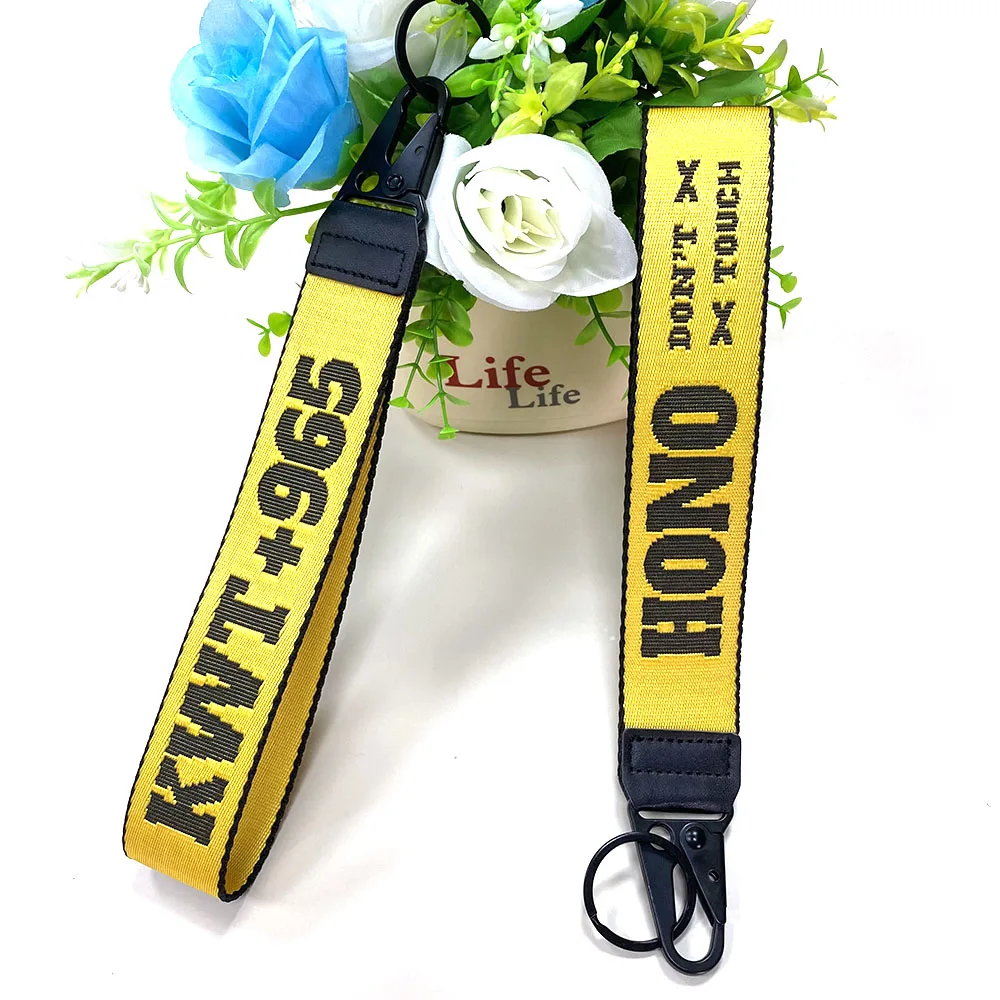 YYX Promotional Gift Tactical 2MM Thick Carabiner Lanyard Polyester Wrist Lanyard Keychain Custom Embroidery Short Lanyards