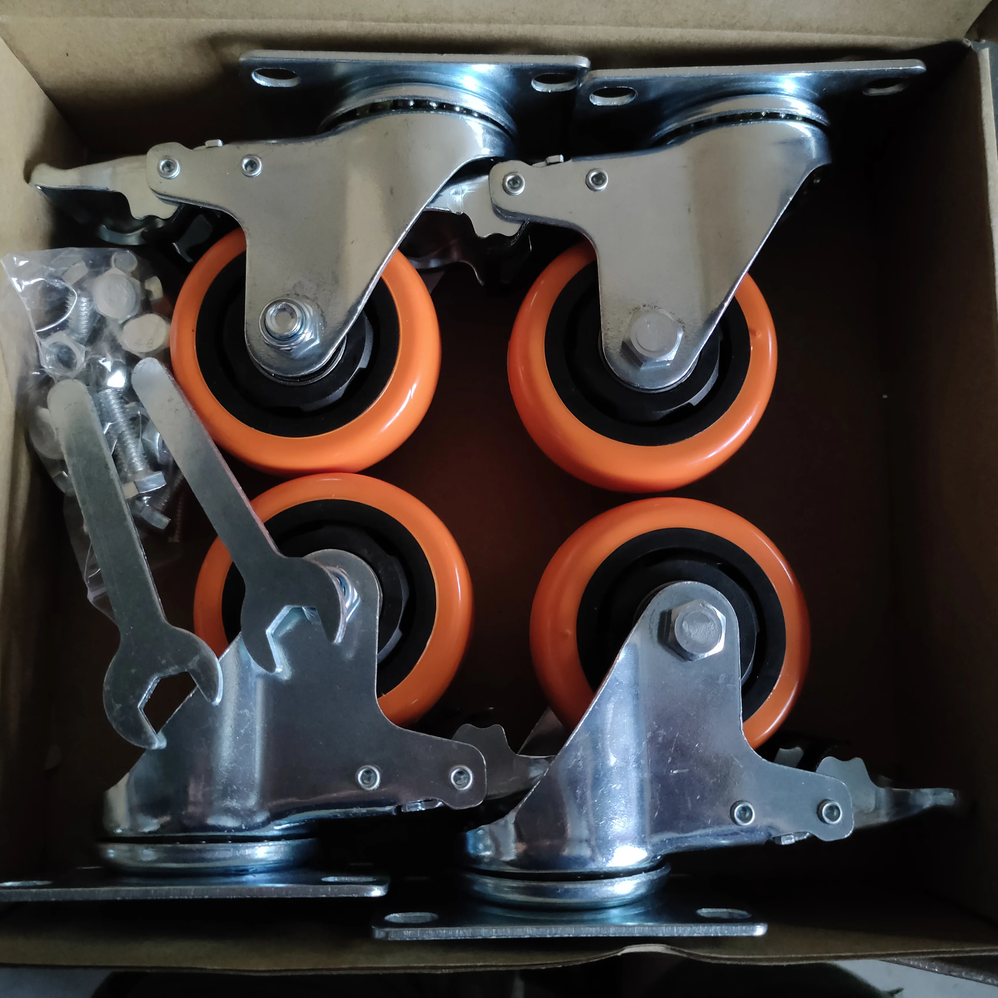 Orange rueda de pvc Medium duty Swivel type caster wheels with brake heavy duty