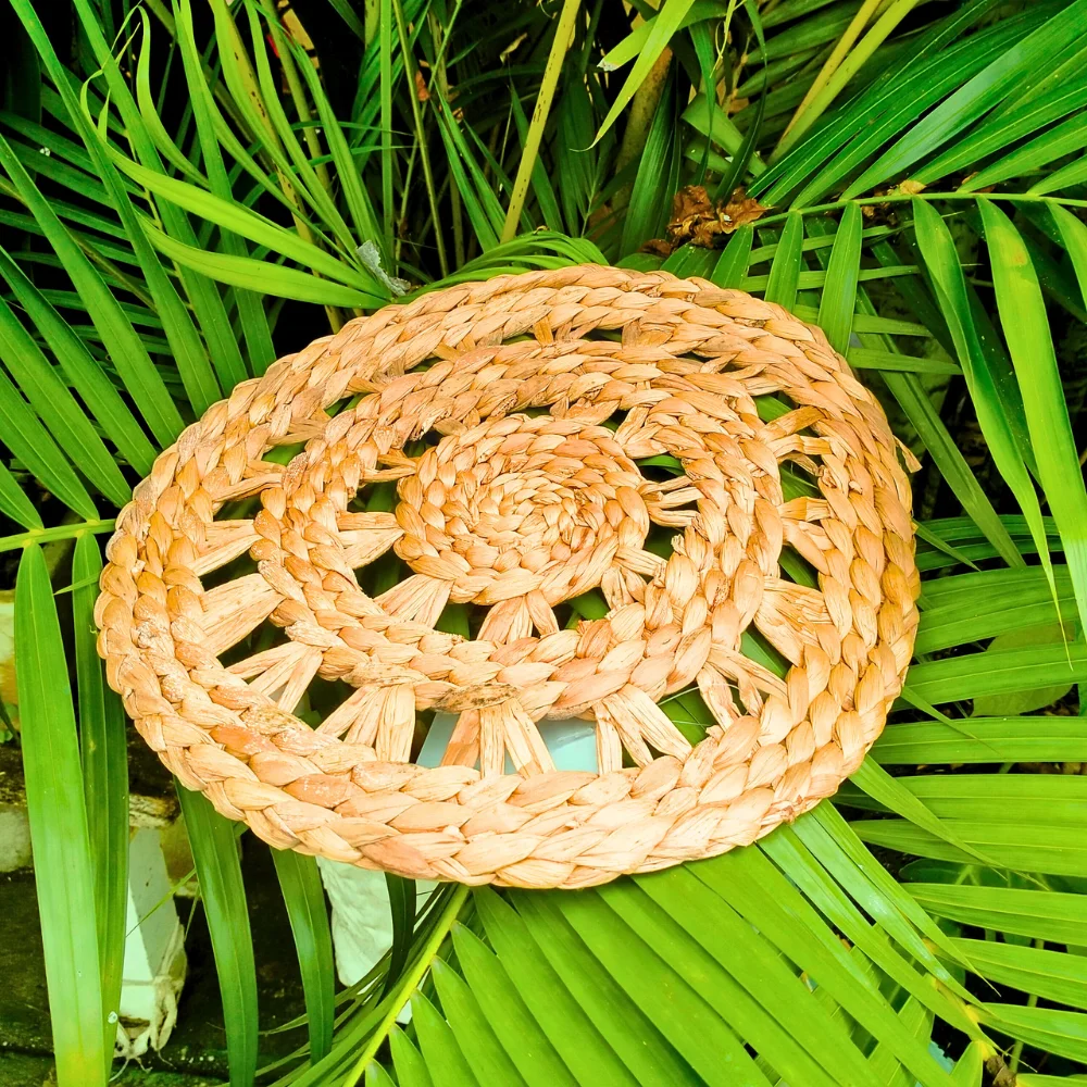 Wholesale Products Water Hyacinth Round Placemat Unique Weaving Style Natural Mats Heat Resistant Cup Dining Placemat