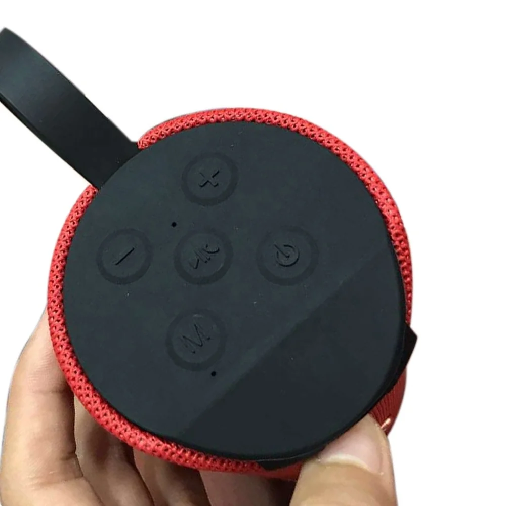 Small Portable Waterproof Bluetooths speaker with Microphone Wireless FM Radio Speaker