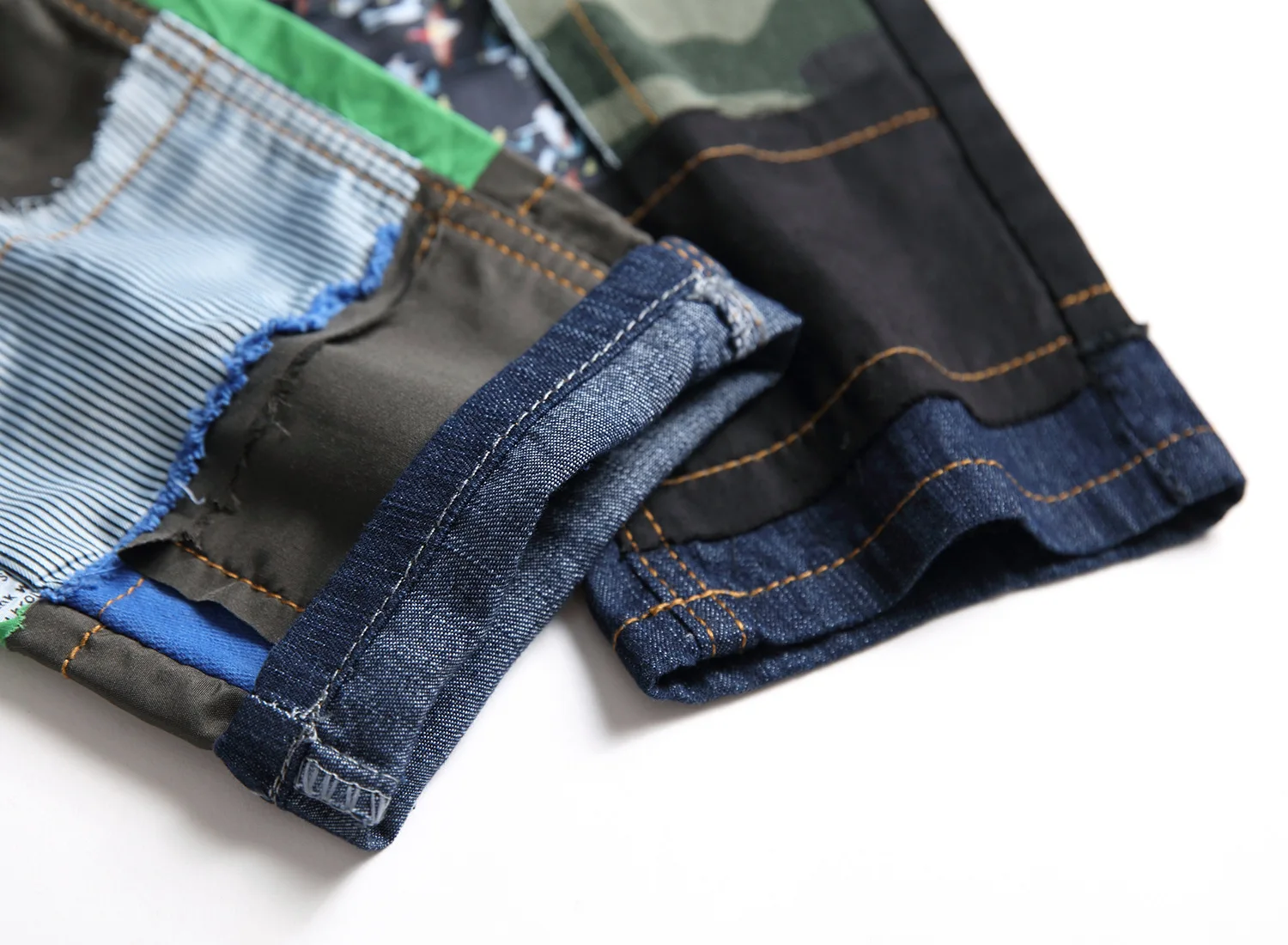 Designers Latest Stylish Colored Patches Denin Dark Blue Base Straight Leg Patchwork Skinny Seluar Men Fashion Jeans