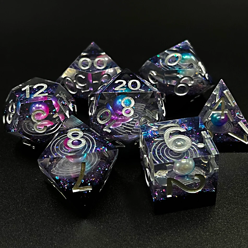 Resin Hollow Liquid Core Dice Handcrafted Polishing Sharped-edge  Dnd Rpg Polyhedral Dungeons And Dragons Glitter Powder Dice