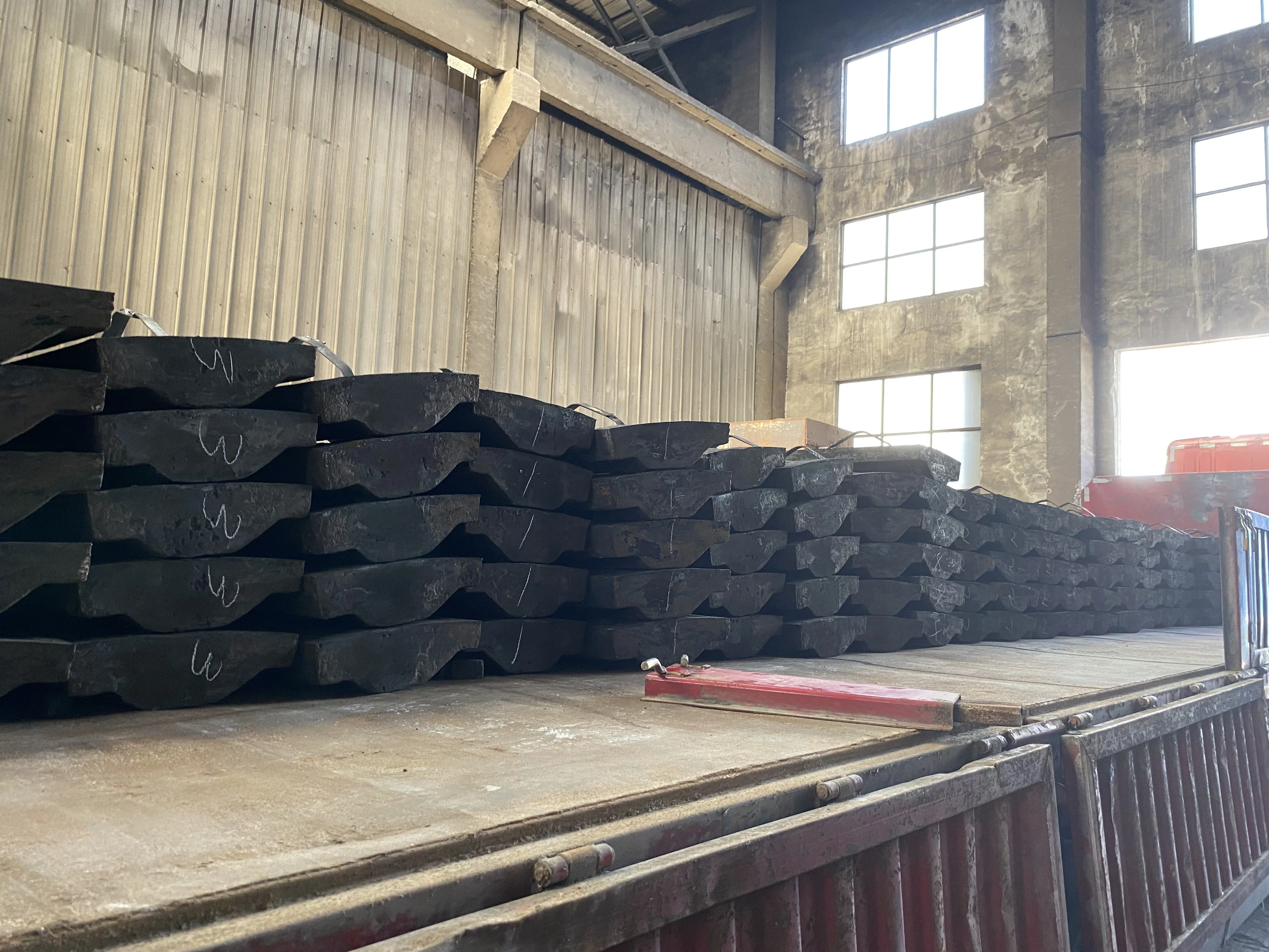 Factory produce high quality Bimetal Hard-wearing Compound Liner Stairs-Shaped Bimetal Compound Liner for Rod Mill well price