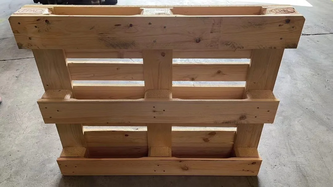 Heavy duty economic 4 way entry wood reinforced durable wood pallet for warehouse storage