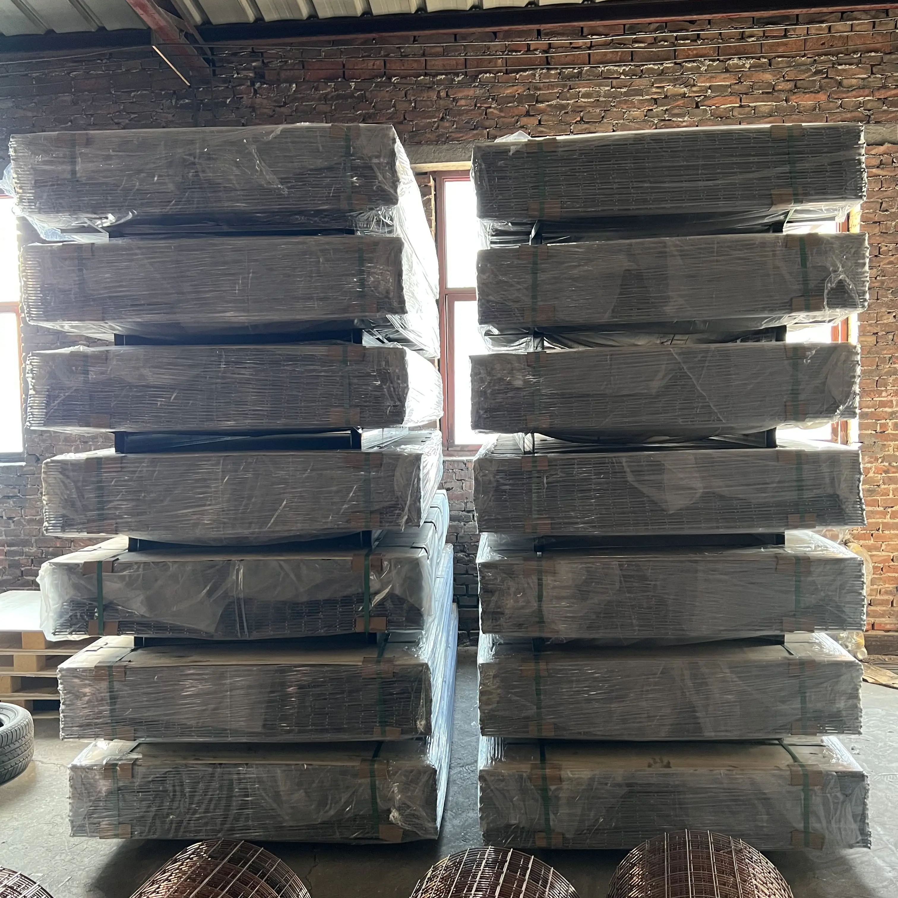 Hot Sale High Quality Stainless Steel Iron Rebar Welded PVC and Galvanized Wire Mesh Fence Panels