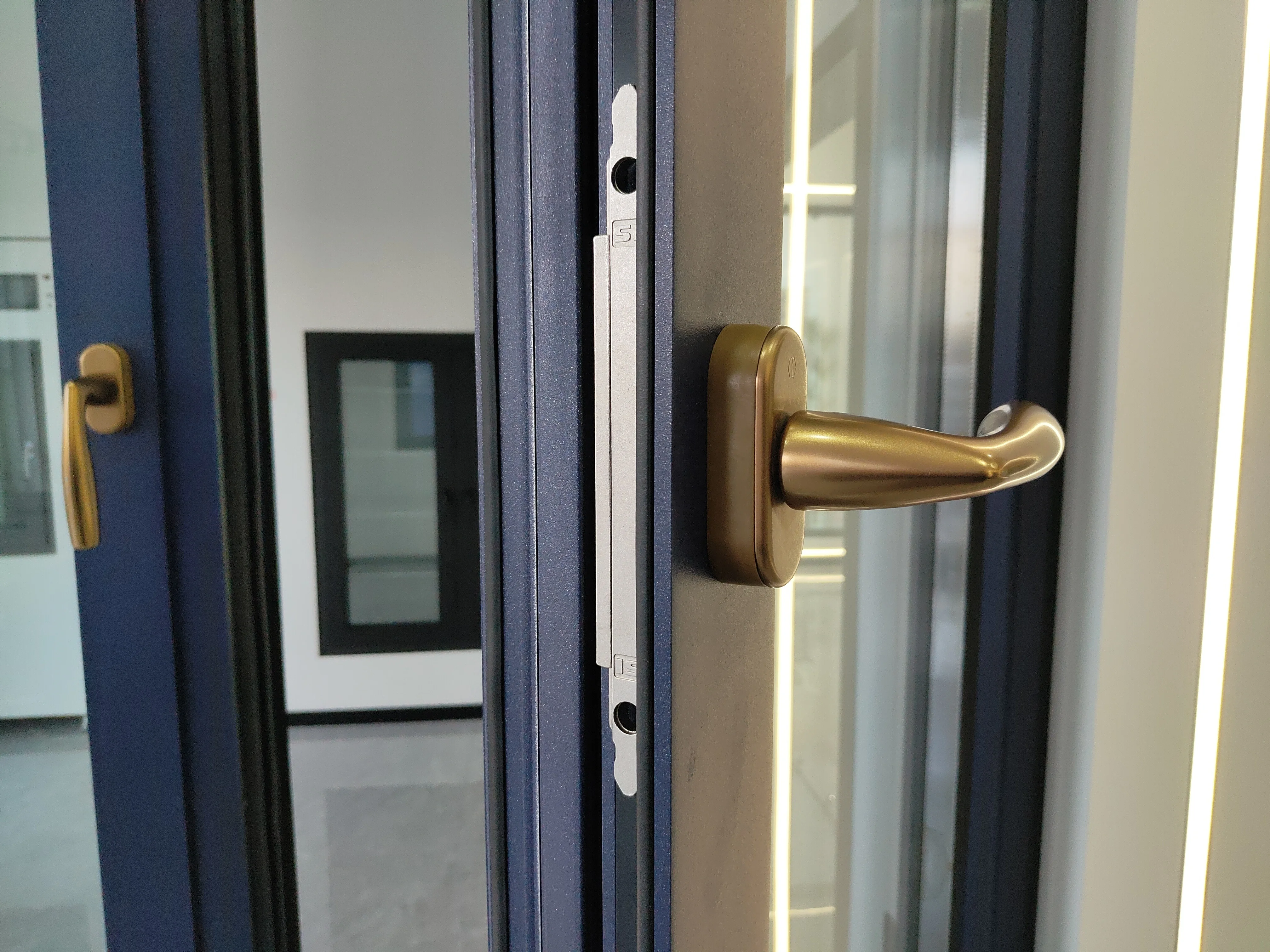 Australia standard customized double glazed ultra narrow frame balcony aluminum alloy frame casement windows