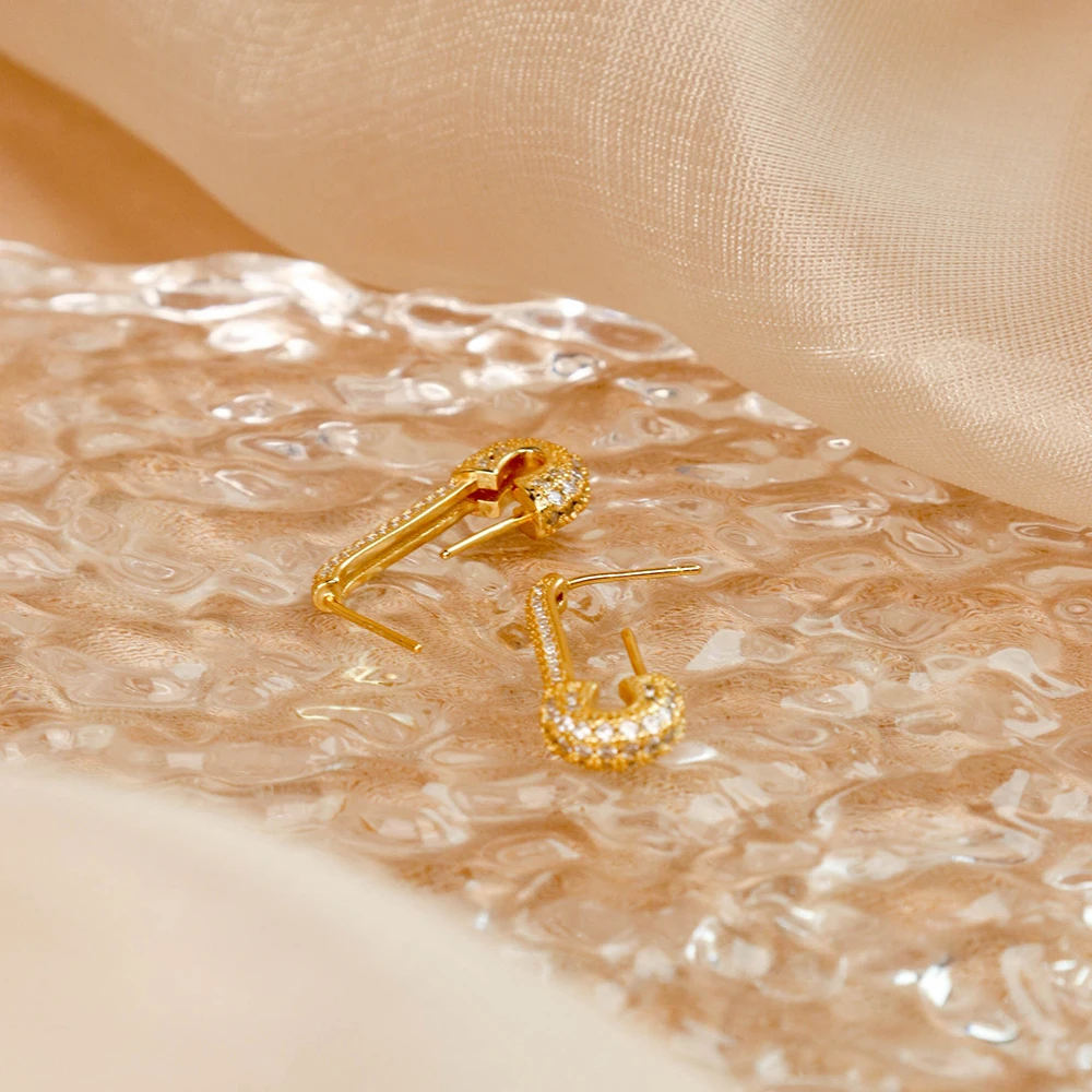 Chris April fashion 925 sterling silver 18k gold plated safety Micro-embedded zircon Pin-shaped earrings