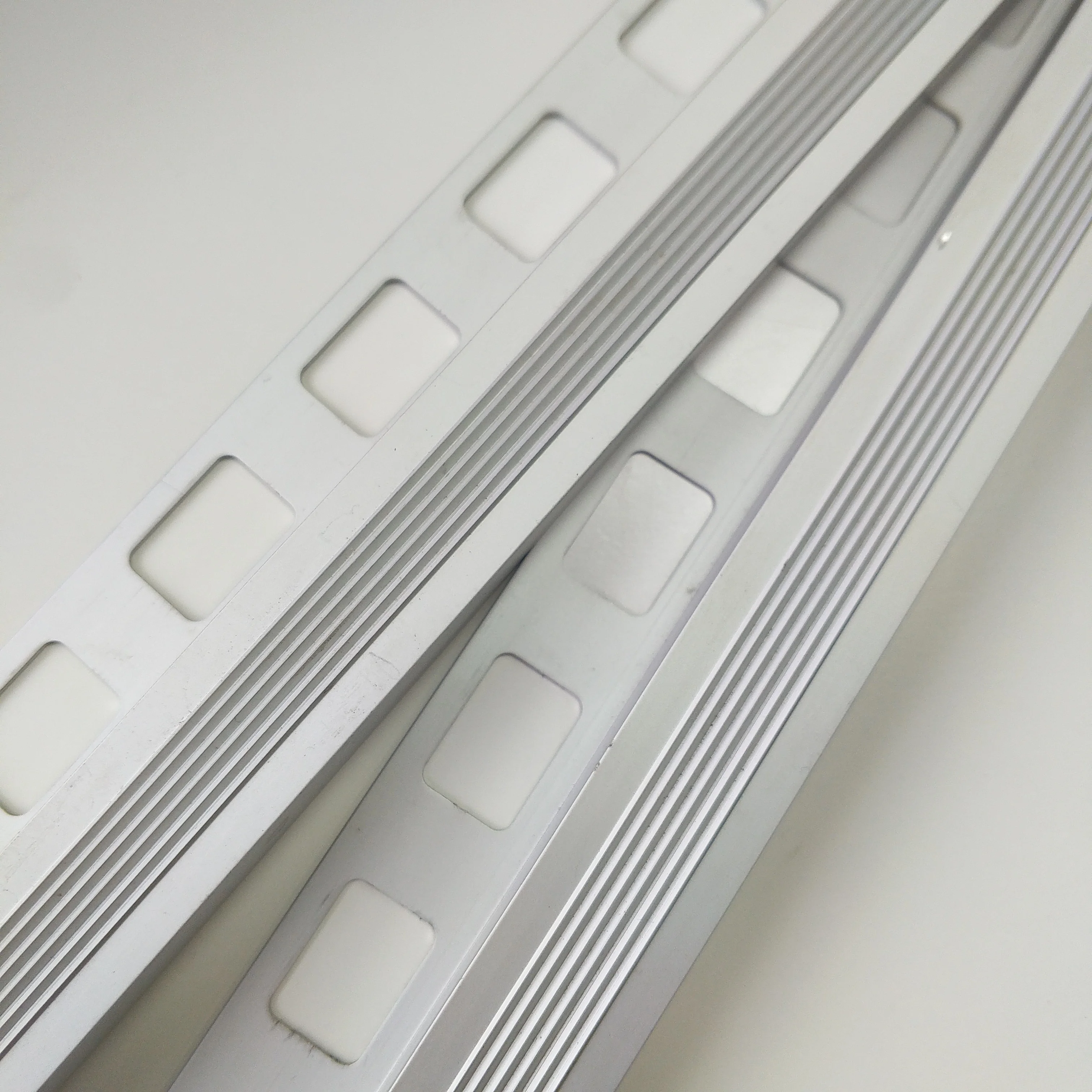 Beautrim low price aluminum Anti-slip tile stair nosing
