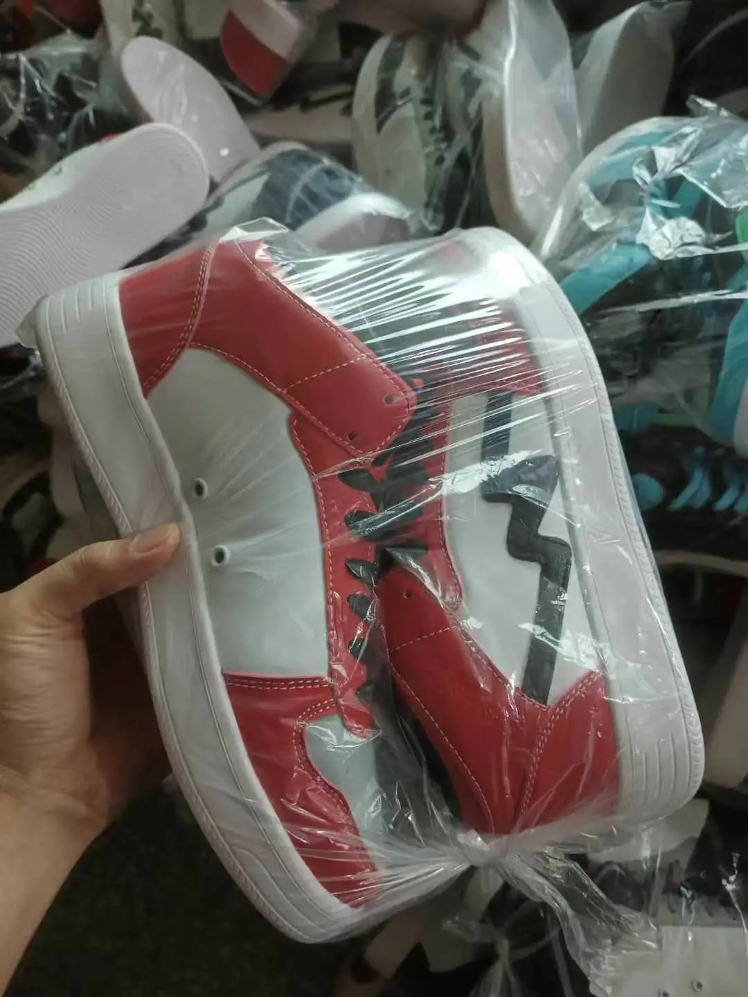 Factory Wholesale Men and Women Sports Shoes Mixed Style Fashionable Simple Running Shoes Summer Breathable Light Walking Style