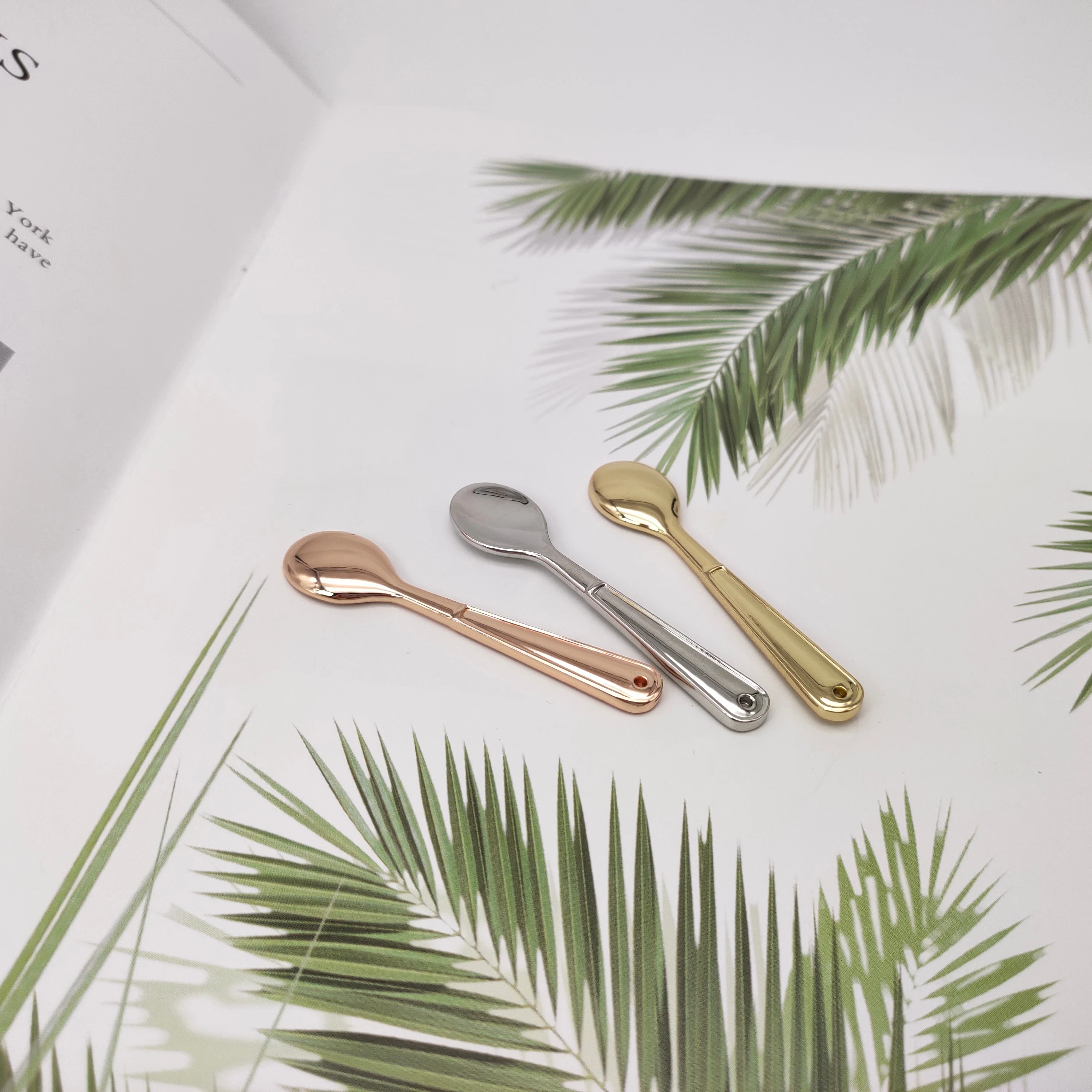 
Small metal Eye Mini Roller Massage Spoon for Personal Care Beauty Tools 