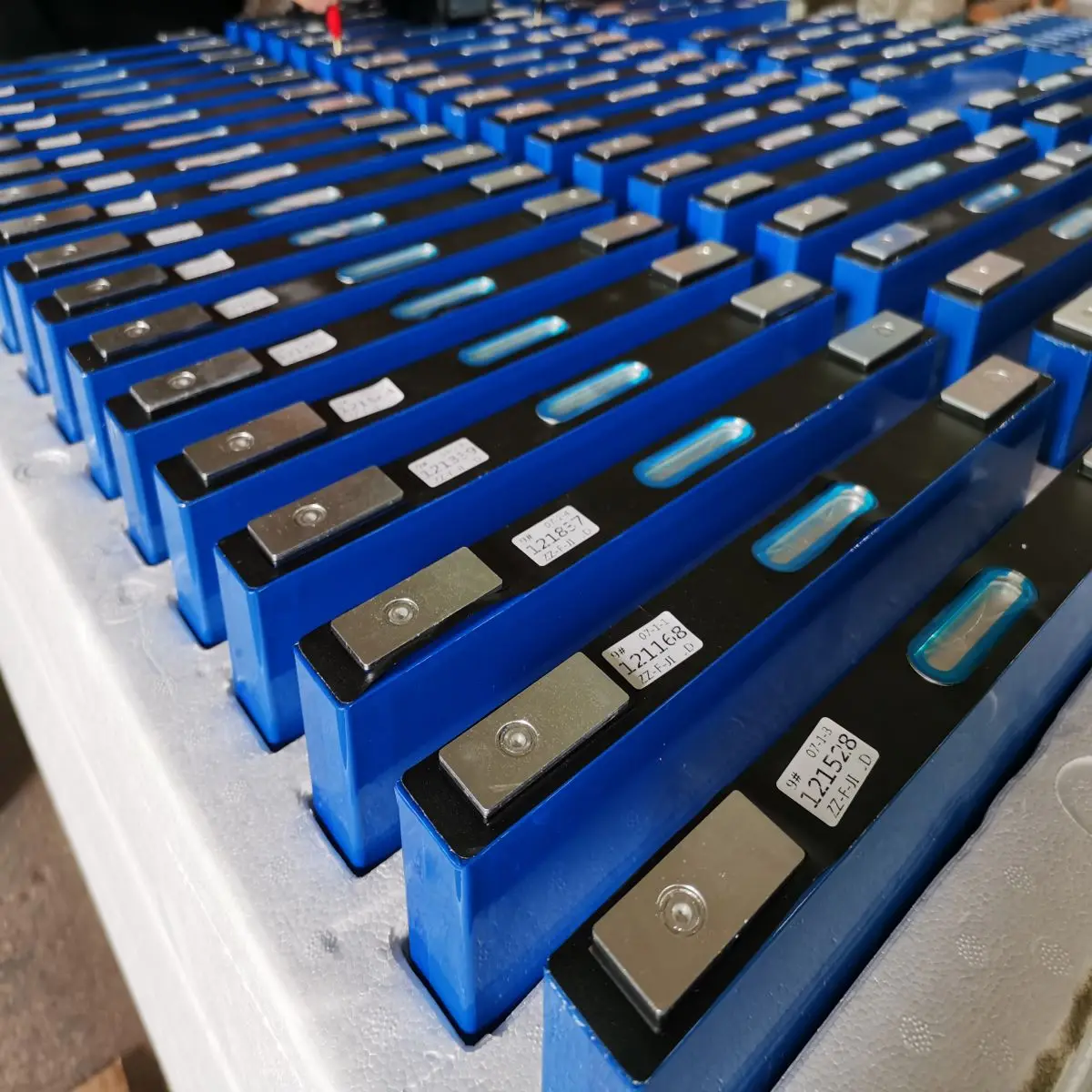 3.7V 117Ah 120AH NMC rechargeable Lithium ion battery cell prismatic CATL battery for EV BMW i3 power