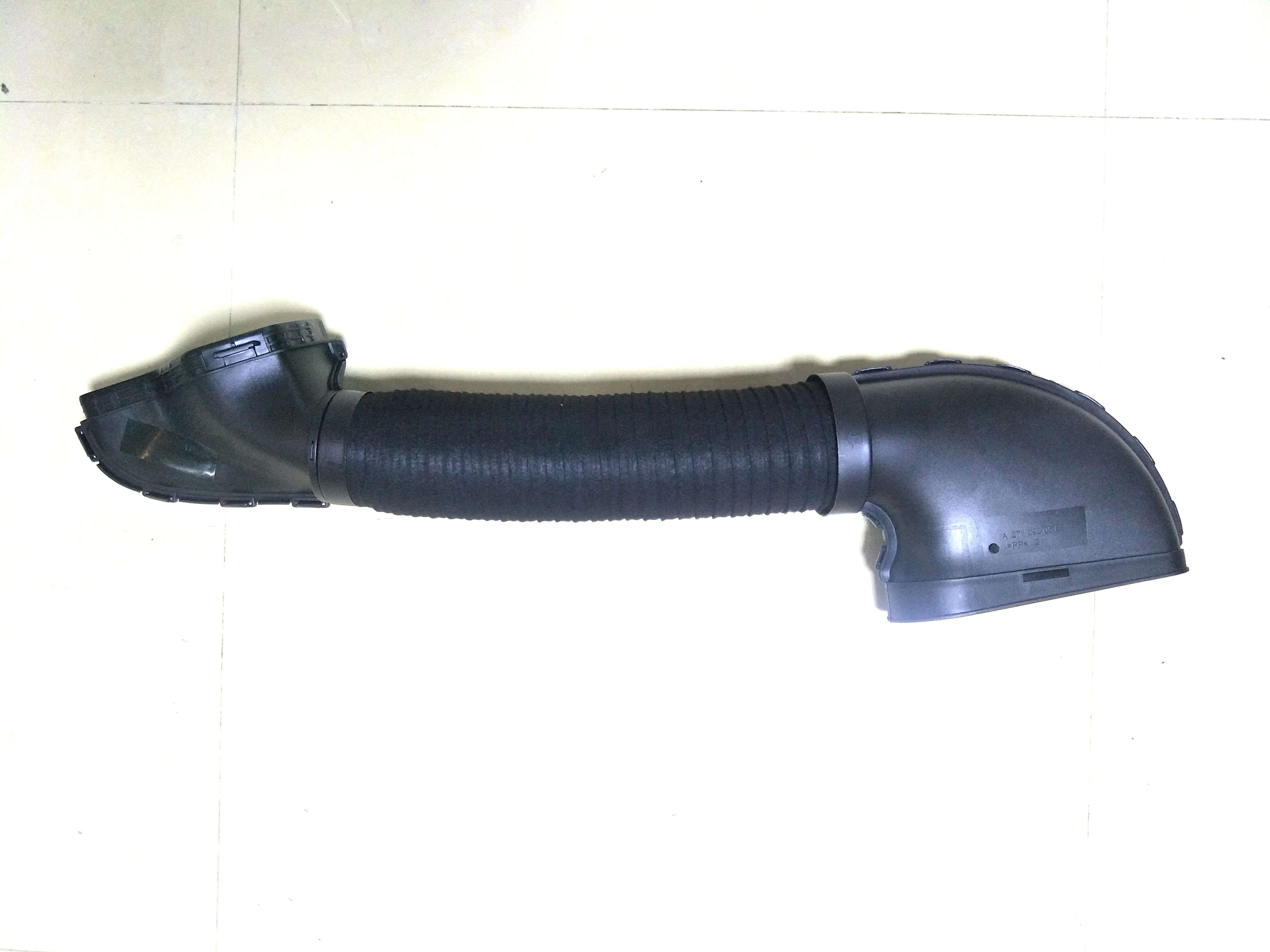 Воздухозаборный шланг 2710900582 подходит для Mercedes Benz MB C-Class W204 C180