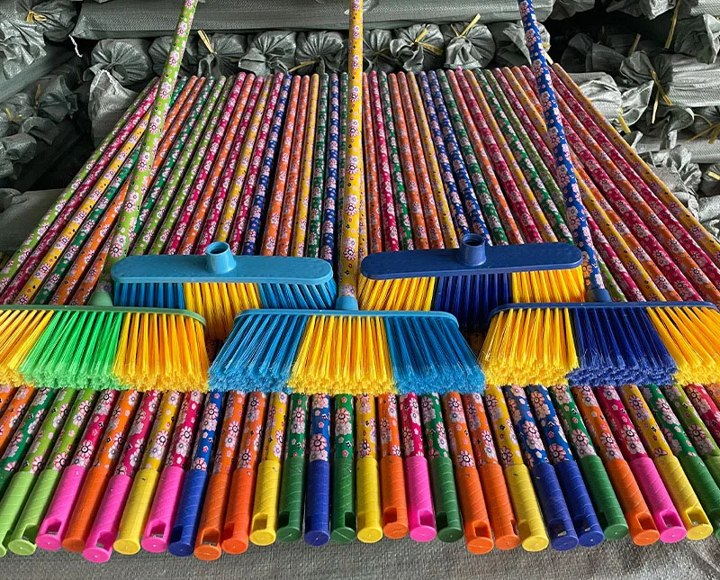 Lightweight Indoor Plastic Broom Head with Feathered Bristles for Home Cleaning Ideal for All Floors Broomstick