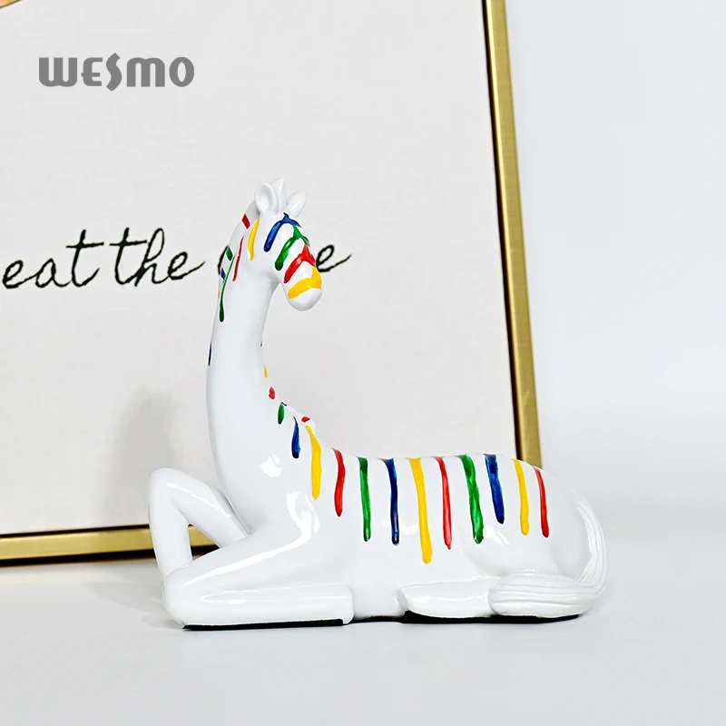 Modern nordic colorful animal desk decoration art graffiti high quality tabletop decor Resin sculpture ornament