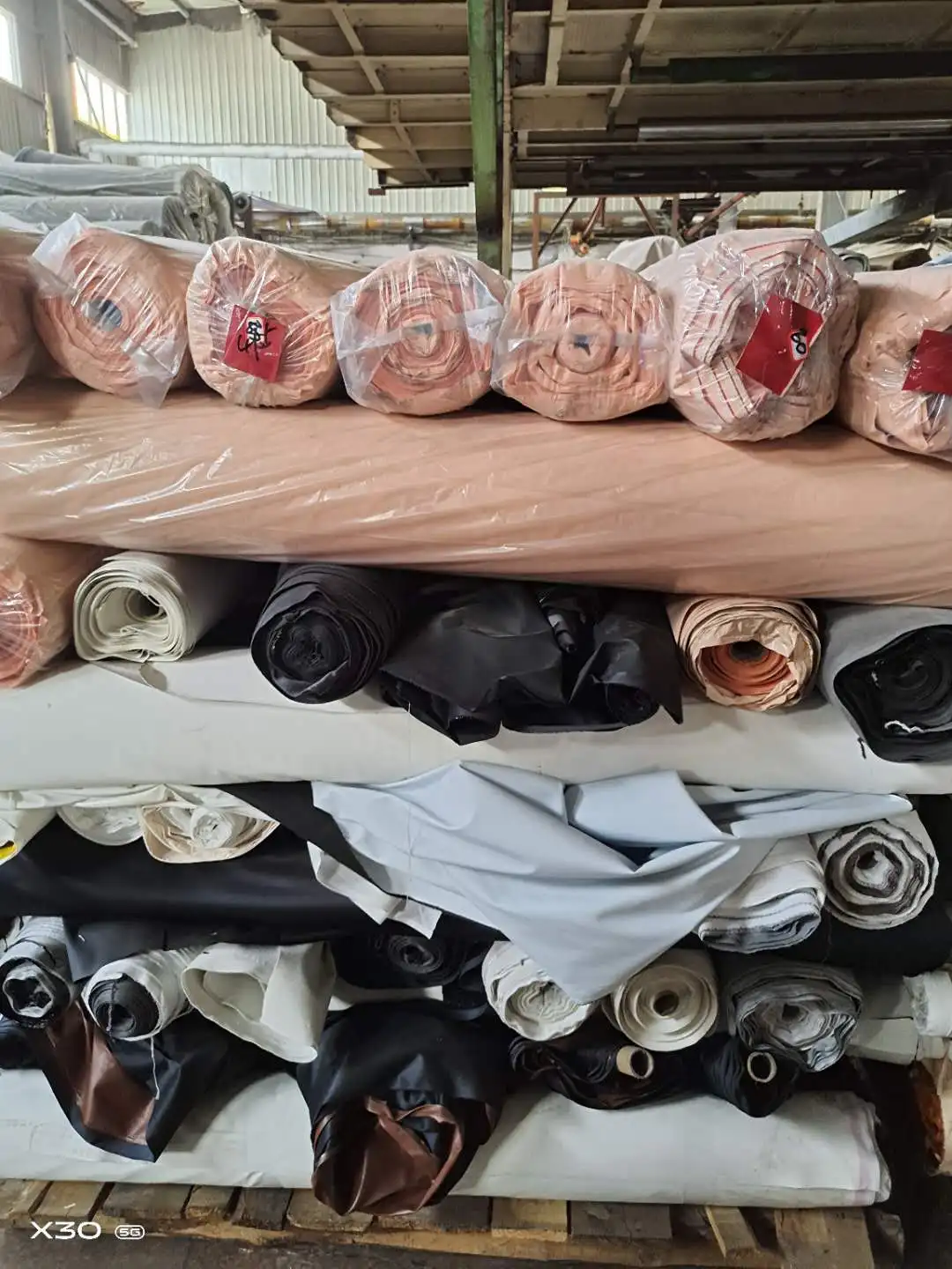 Stock lot of PU artificial leather in low price for sofa , furniture and shoes