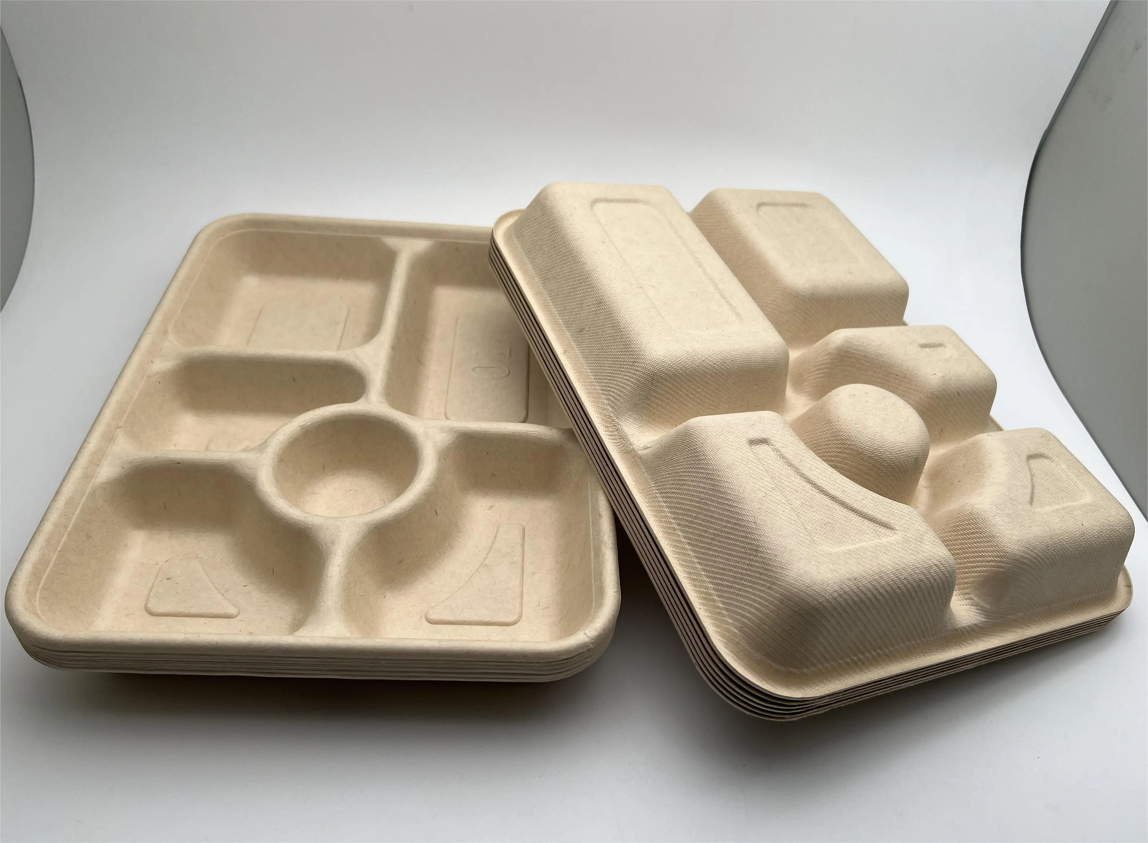 Customized Eco-friendly Biodegradable Sugarcane Bagasse food container 6-Compartment Divided Plate disposable lunch box