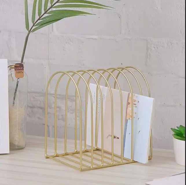 Cheap Fashion Design Creative design newspaper rack Modern Simple High Quality bookshelf metal desktop small popular book shelf