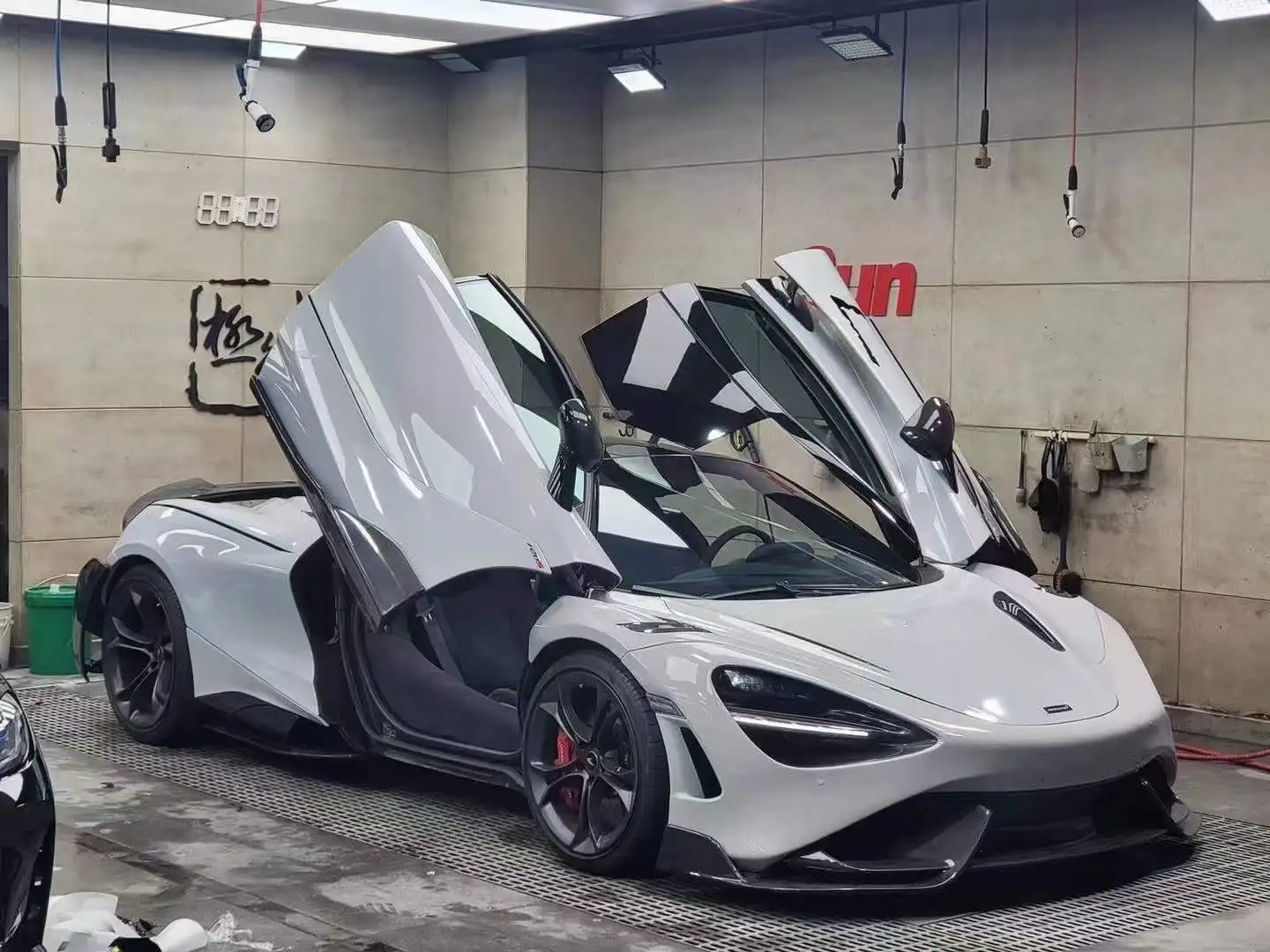 Dry Carbon Fiber 765LT Body Kit For Mclaren 720S Front Bumper Side Skirt Rear Bumper Rear Wing Fender Exhaust
