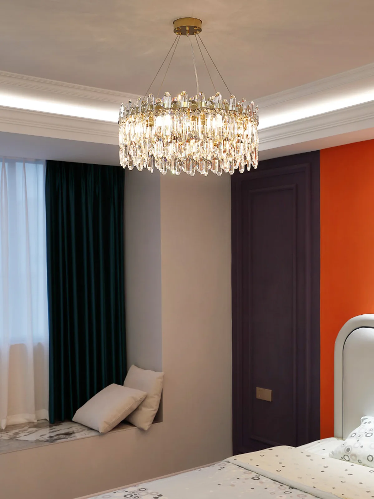 Luxury Gold K9 Crystal Chandelier LED Modern Pendant Fixtures Lighting for Hotel Stairs Wedding Decor Bedroom Dining Room