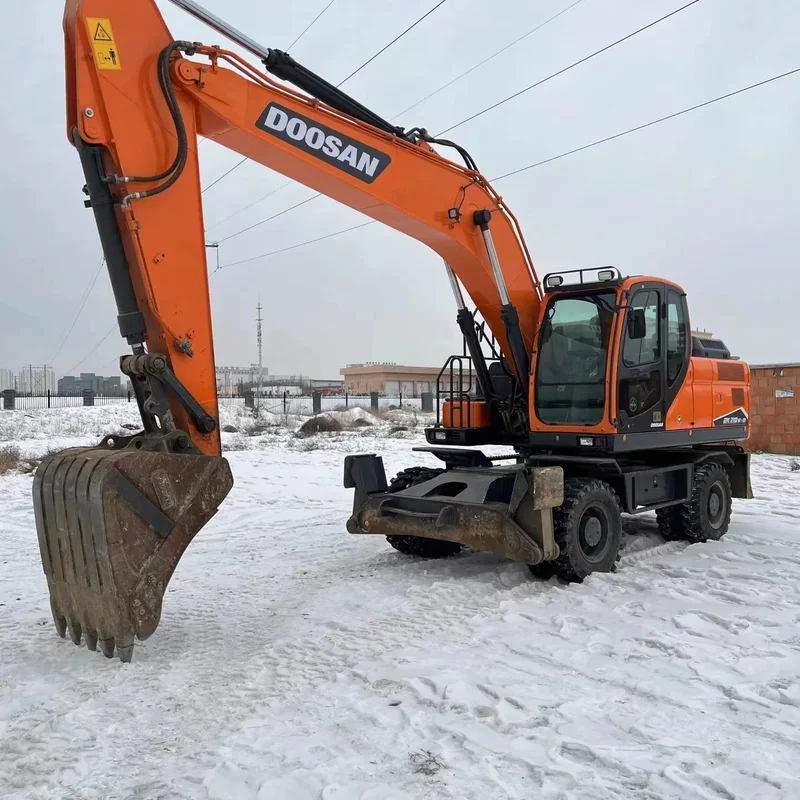 Doosan 210 Вт хорошее качество оригинальный импорт Подержанный есть в наличии на продажу