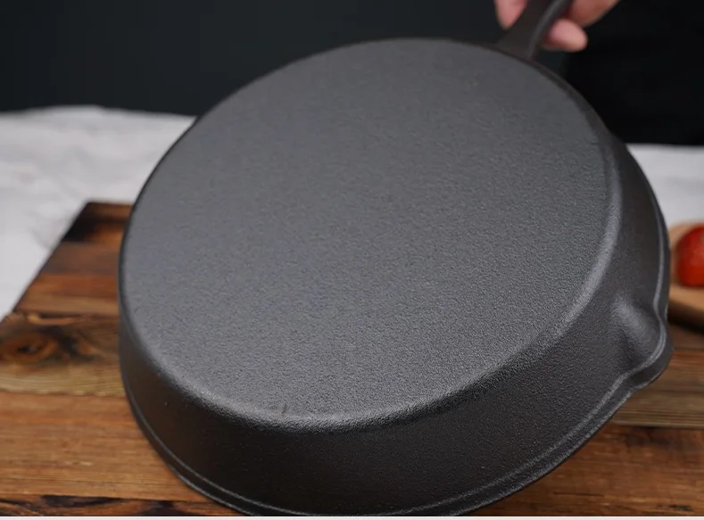 China manufacture flat bottom frying skillet pre-seasoned cast iron cooking pans