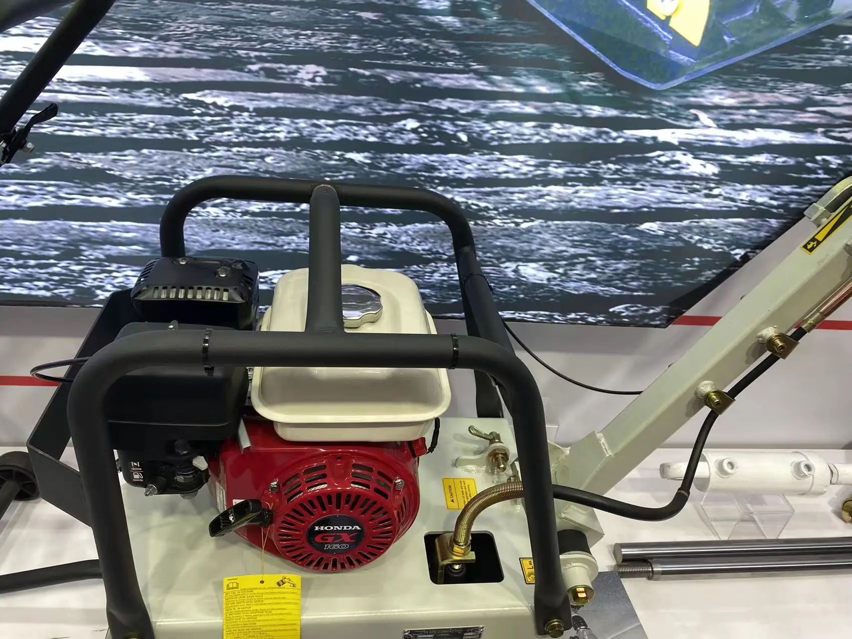 Hot selling plate compactor customize color light construction machine two way 25KN Reversible Vibrating Plate Compactor machine