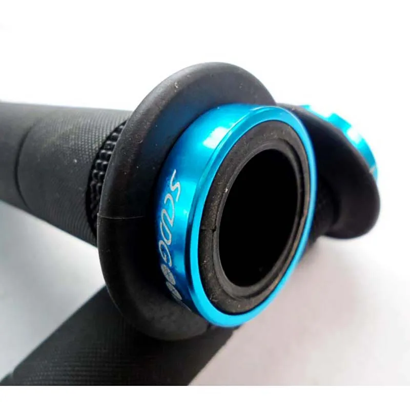 Mountain bike handle bar grips with Lock-on