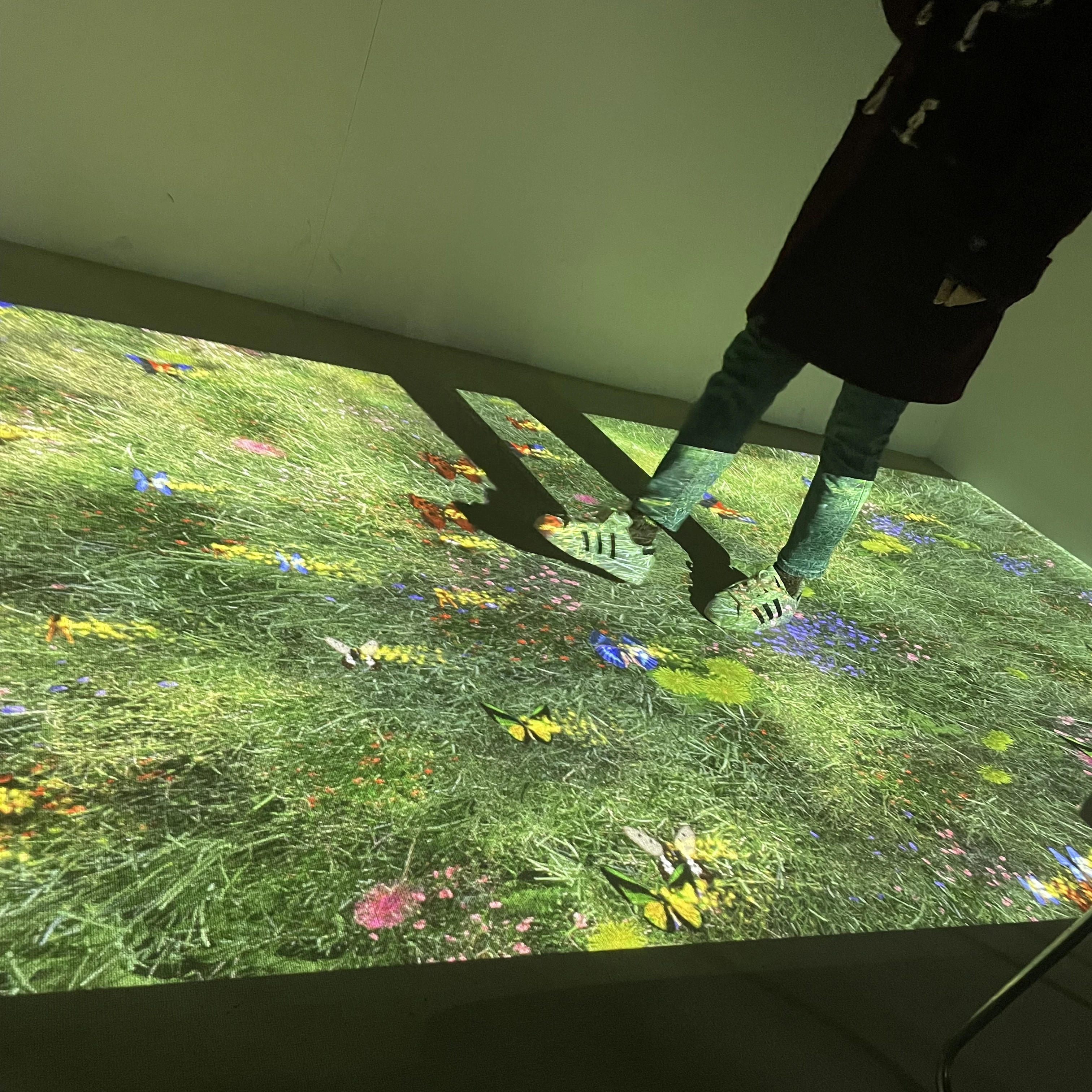 The Newest Low Price 3D Games New Advertising Tempered Glass Interactive Projector Dance Led Floor Piano System