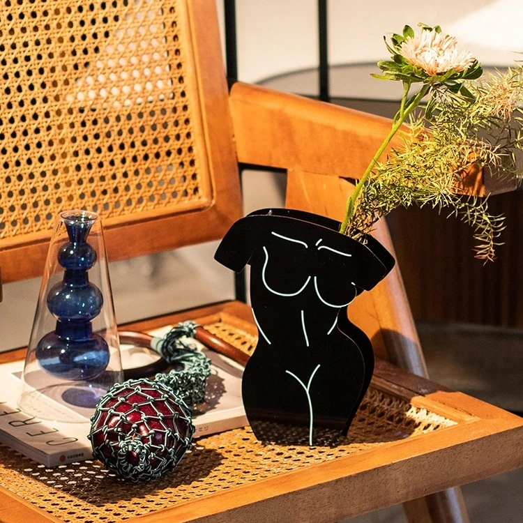 
Custom Colored Acrylic Flower Vase Lucite Flower Unique Body Shape Holder For Gift Shop Home Accessories With High Class Luxury 