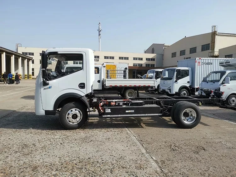 Dongfeng EV18 Hydraulic/Pneumatic Brake 350km NEDC 16.7/20.3cbm Carriage Volume Electric Vehicle Truck Chassis