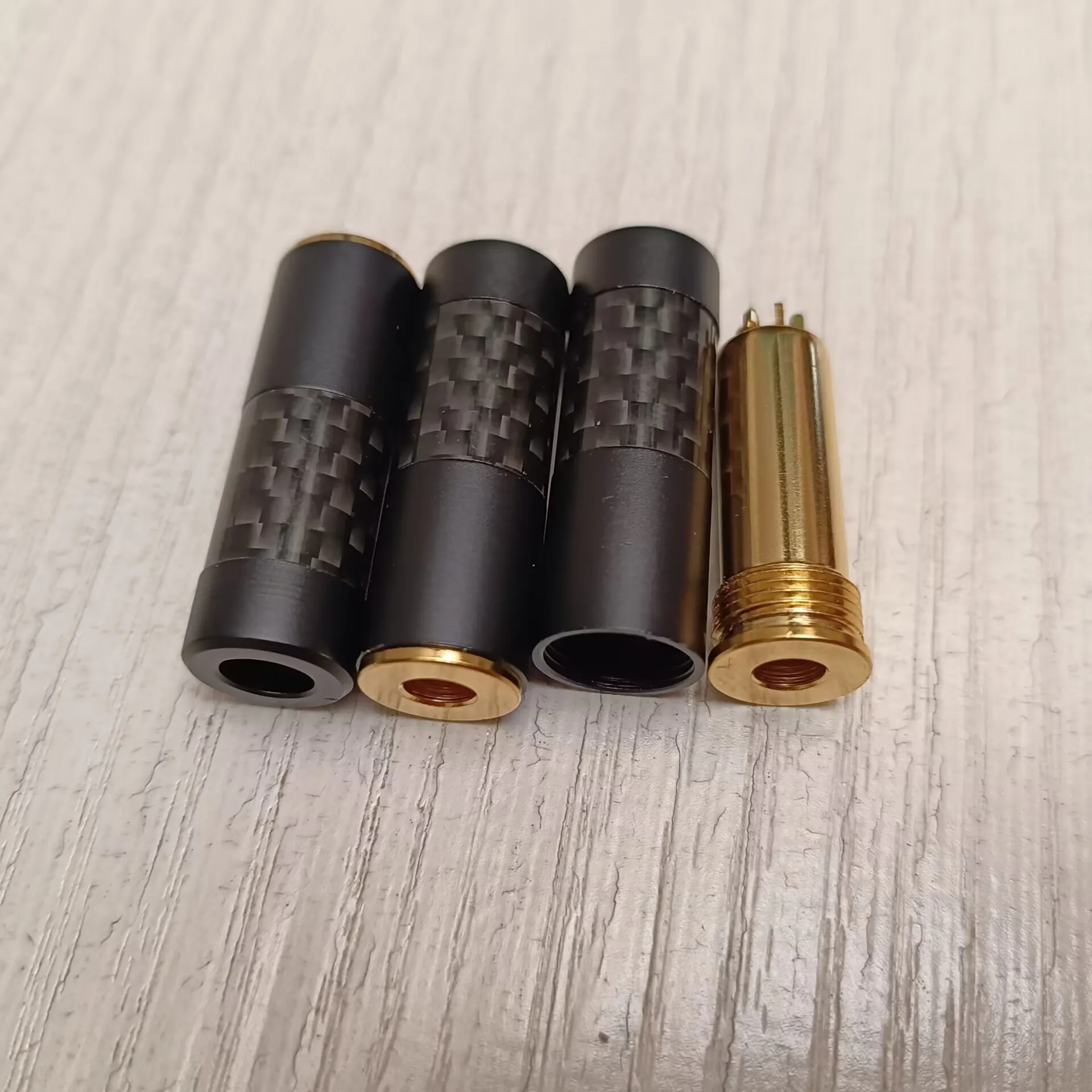 Carbon Fiber 4.4mm 5 Poles Female Jack Balance Headphone Plug Gold plated Audio Connector